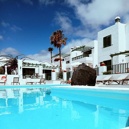 Apartamentos Las Acacias بويرتو ذيل كارمين المظهر الخارجي الصورة