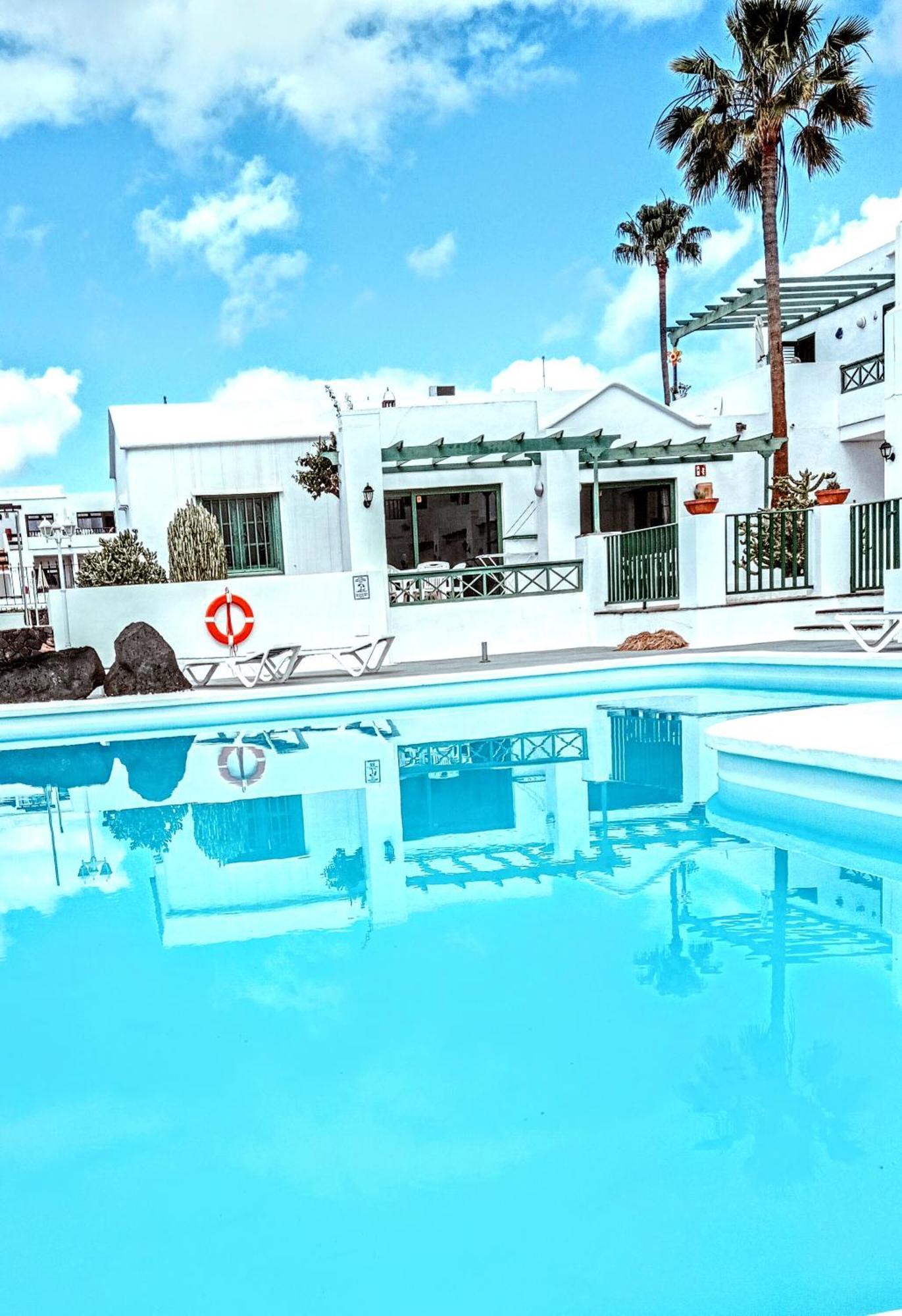 Apartamentos Las Acacias بويرتو ذيل كارمين المظهر الخارجي الصورة