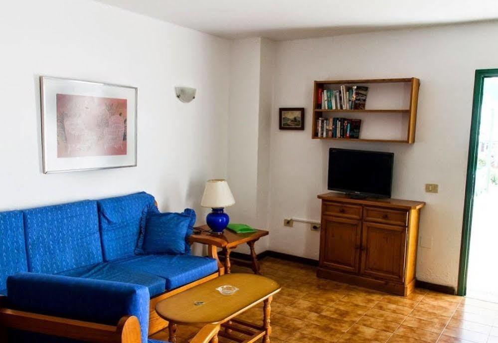 Apartamentos Las Acacias بويرتو ذيل كارمين المظهر الخارجي الصورة